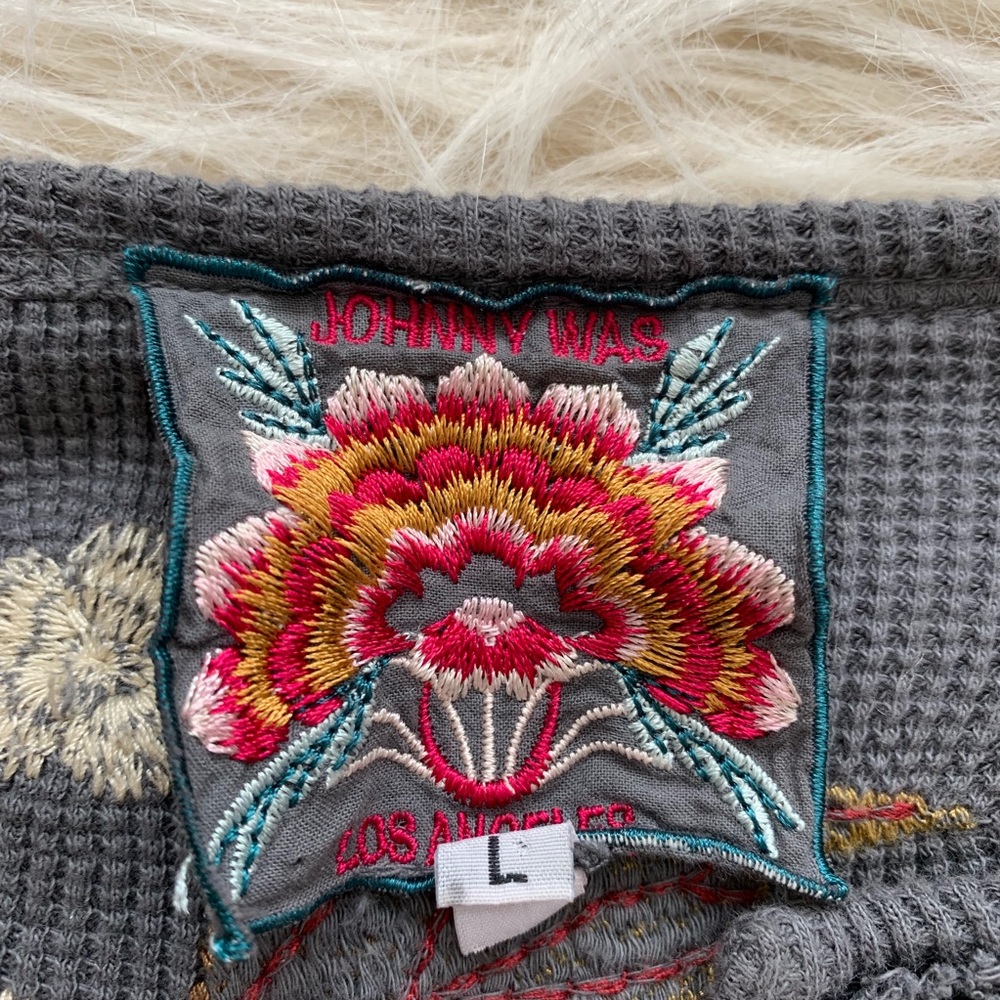 Johnny Was Chrys embroidery thermal top shirt gray - Picture 4 of 8